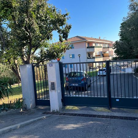 Charme Et Calme Apartamento Marselha Exterior foto